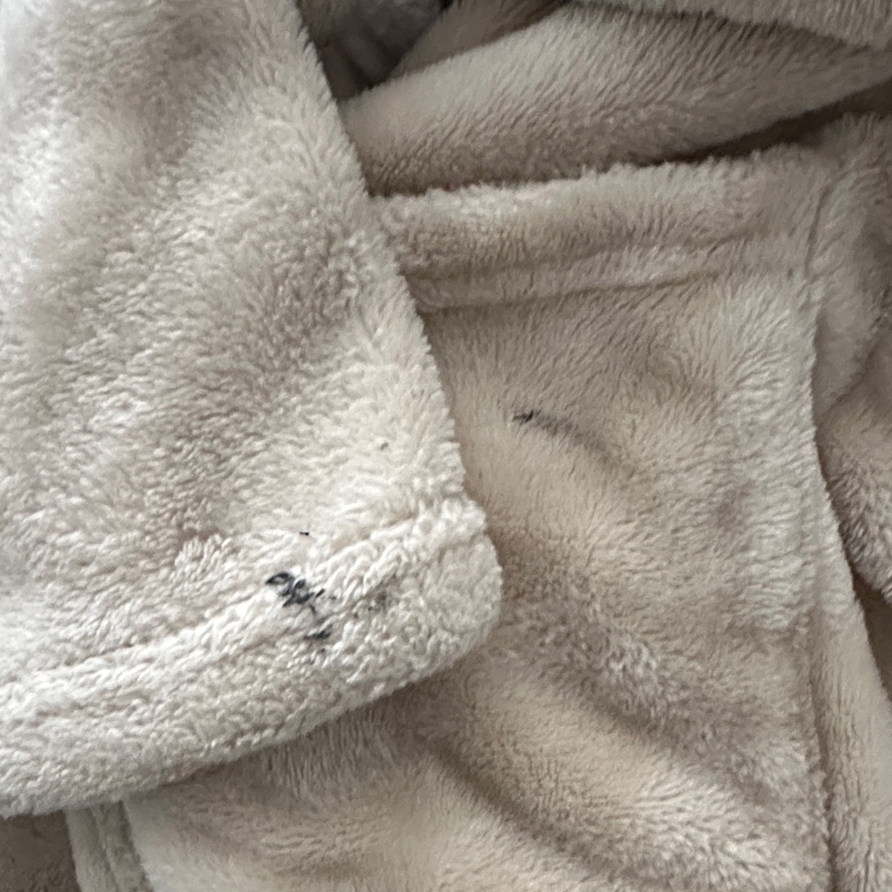 Summer & Rose Plush Cream Robe - Picture 3 of 4